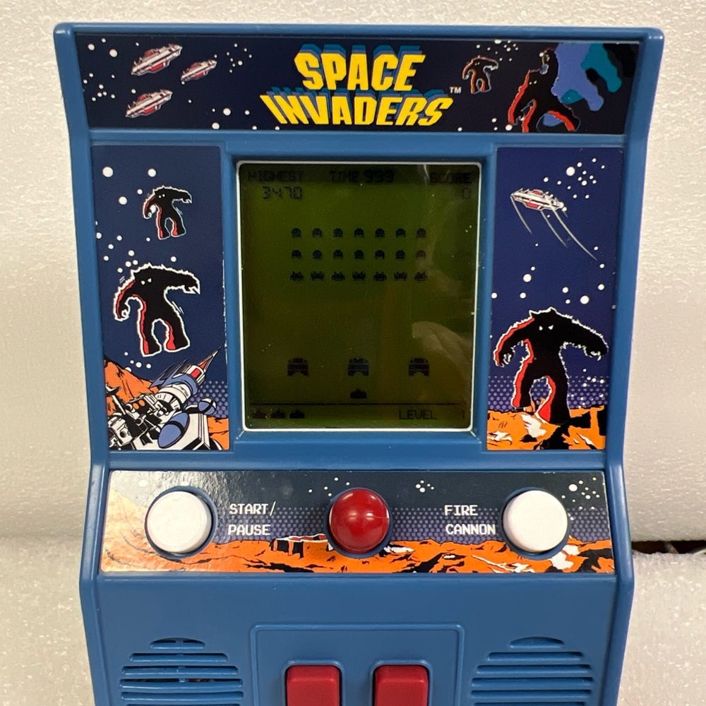 Space Invaders Handheld Console - Classic Blue - Picture 2 of 8